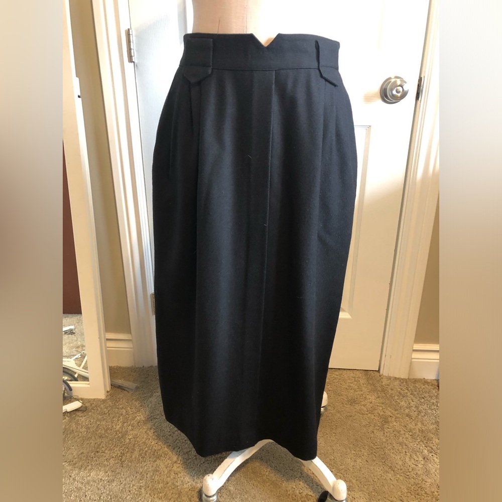 Vintage Alliage Elegant wool lined Black Women's Skirt - made in Canada